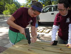 UMW students build picnic tables to support Habitat for Humanity