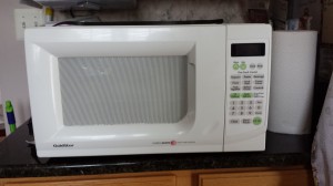 Goldstar Intellowave Microwave  perfect size for a small apartment or office - $25