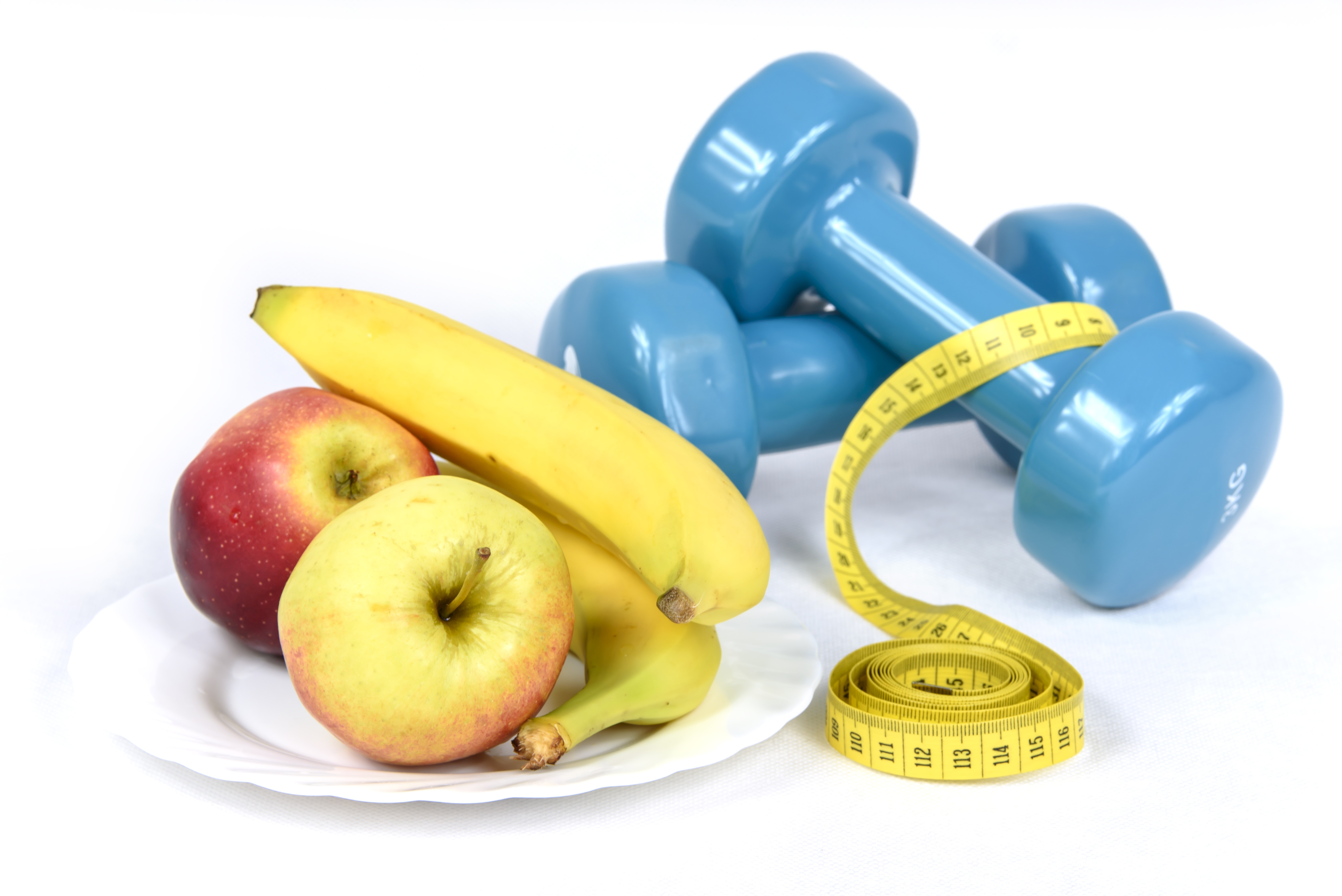 Diet way. Правильное питание и спорт. Гантели и фрукты. Здоровый образ жизни. Атрибуты ЗОЖ.